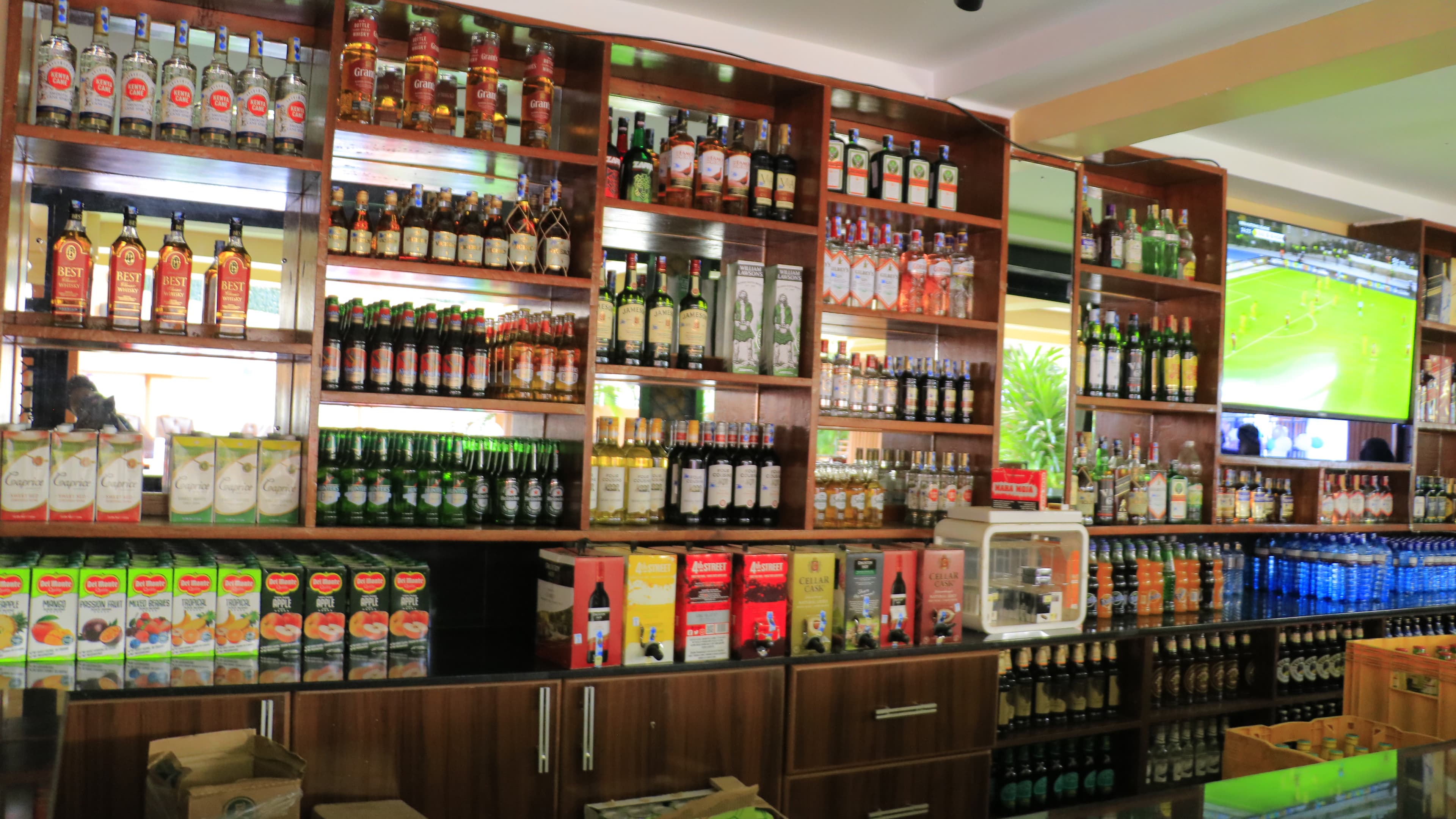 Open bar and counter